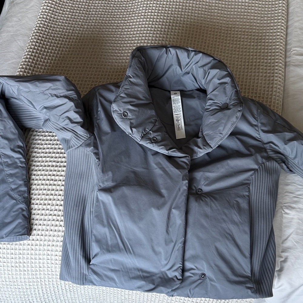 lululemon athletica sleek city  Jacket- grey oasis- size 2